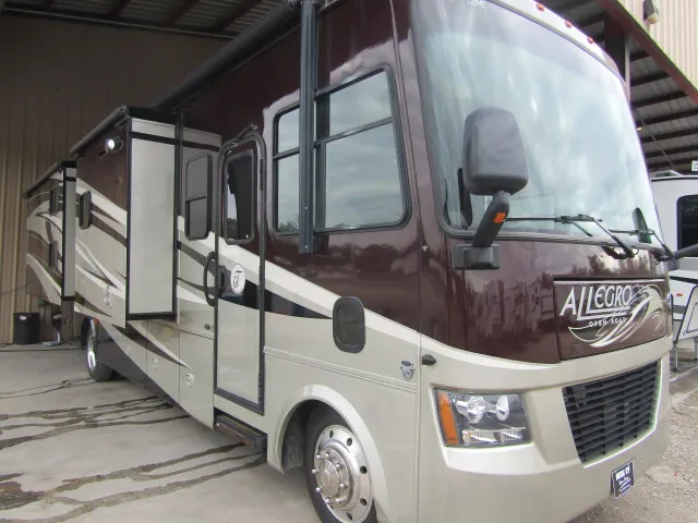 2011 Tiffin Allegro 35QBA FORD - Photo 2