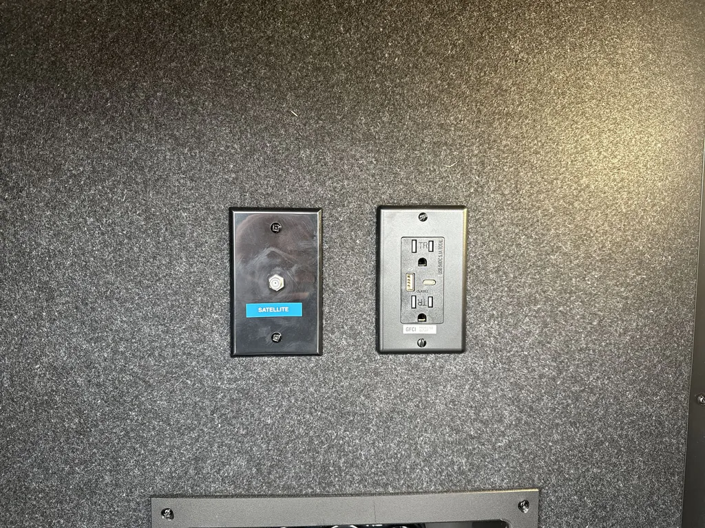 2026 Brinkley Model Z 3600, Photos photo 14