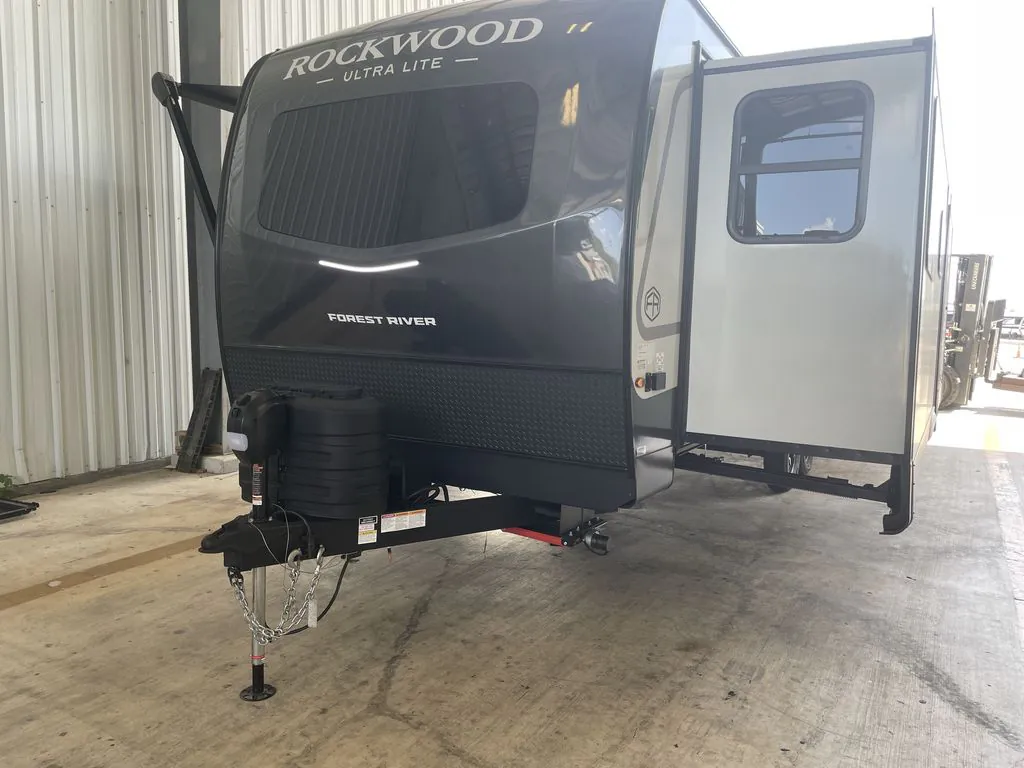 2027 Forest River Rockwood Ultra Lite 2608BS - Photo 4