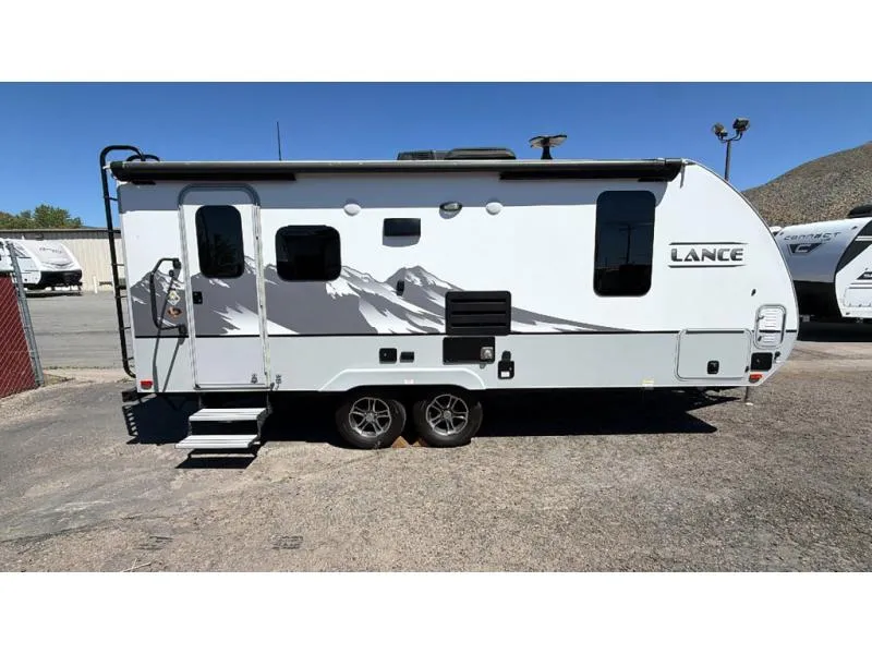 2021 Lance Lance Travel Trailers Used    1995 - Photo 2