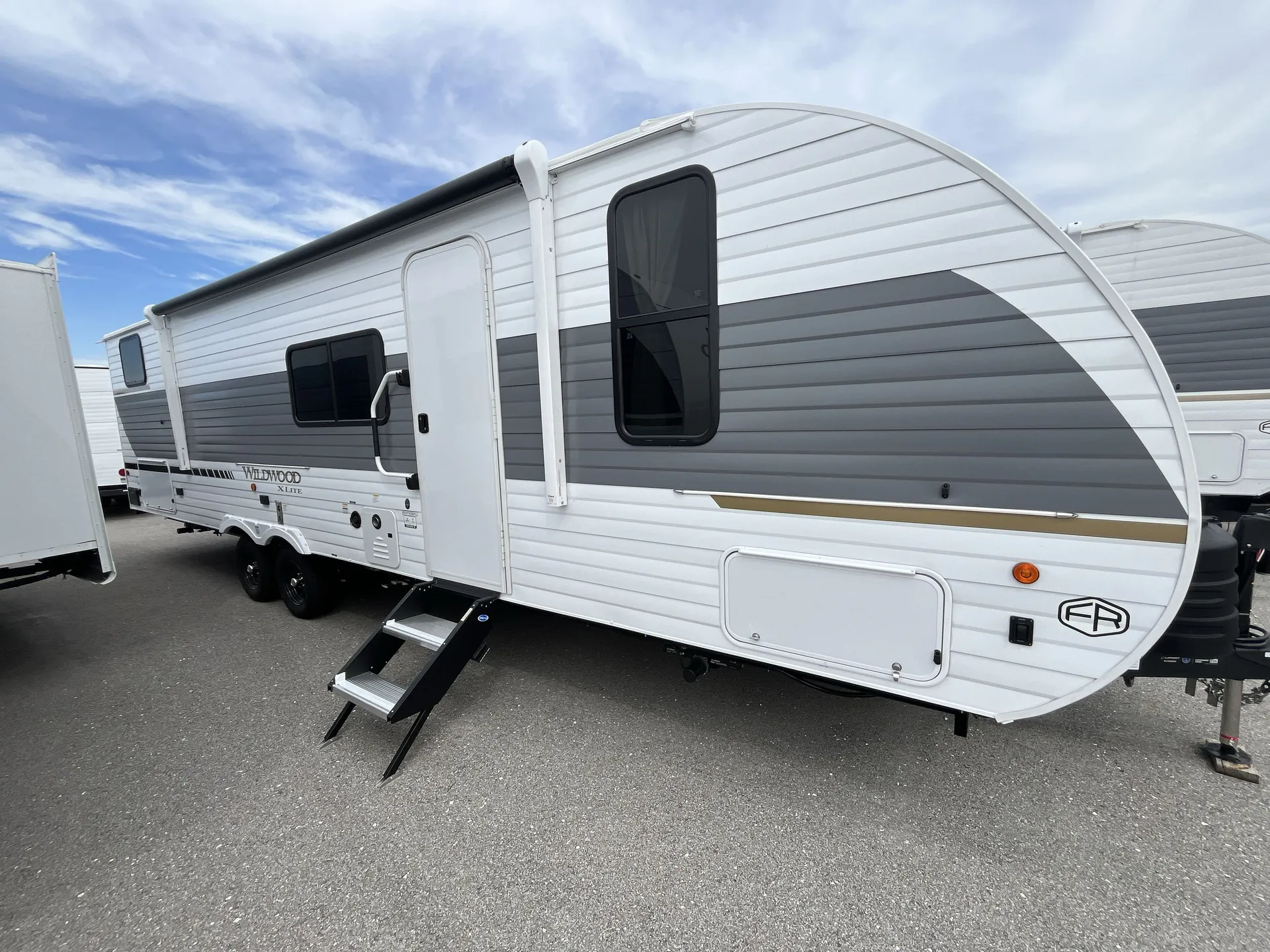 2027 Forest River Wildwood X-Lite 273QBXL — campside