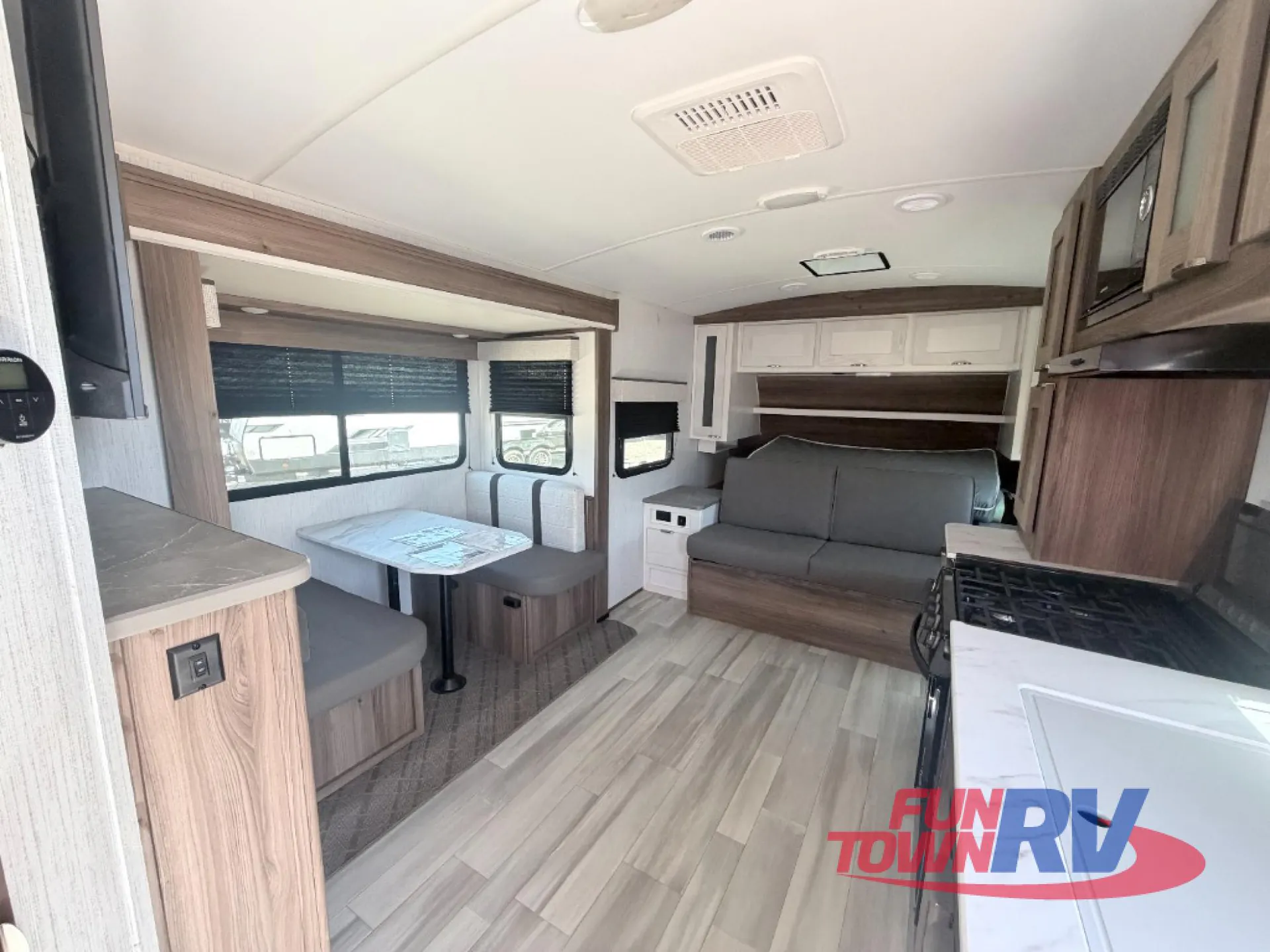 2023 Cruiser RV MPG 1900RB - Photo 3