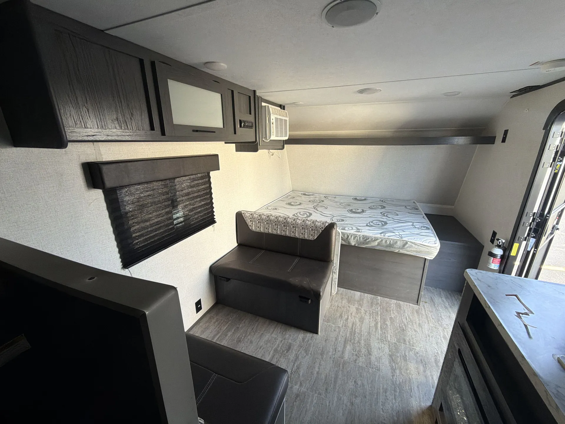 2021 Dutchmen Aspen Trail LE 17BH — living area main