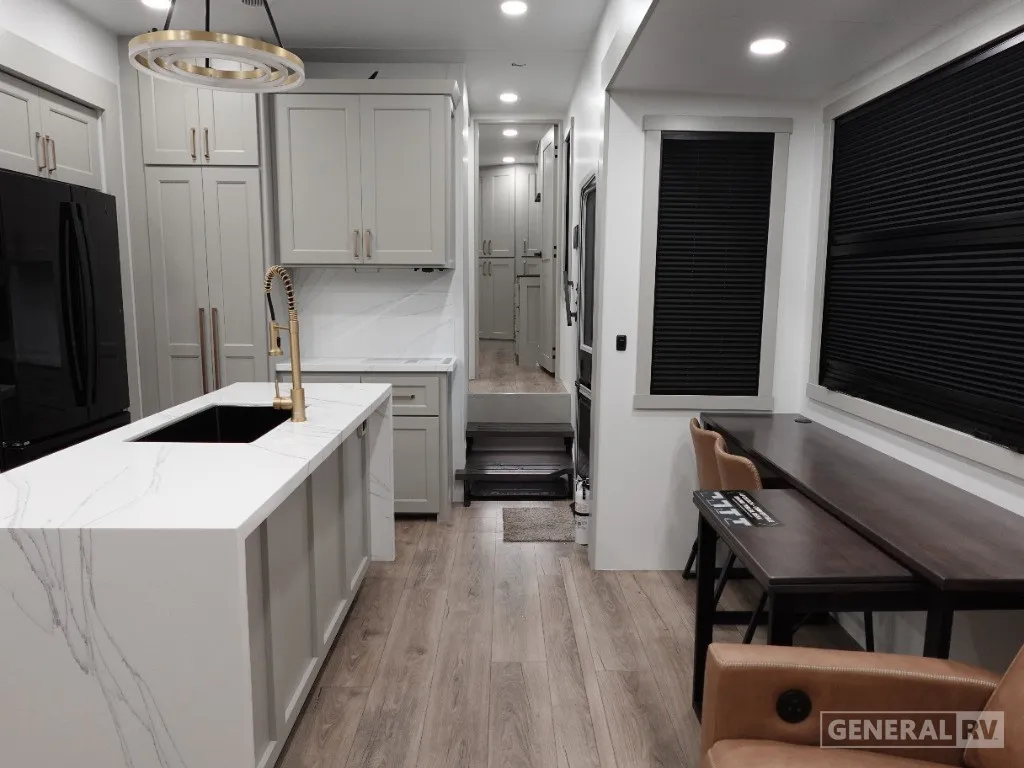 2026 Brinkley Model G 4100, Photos photo 4