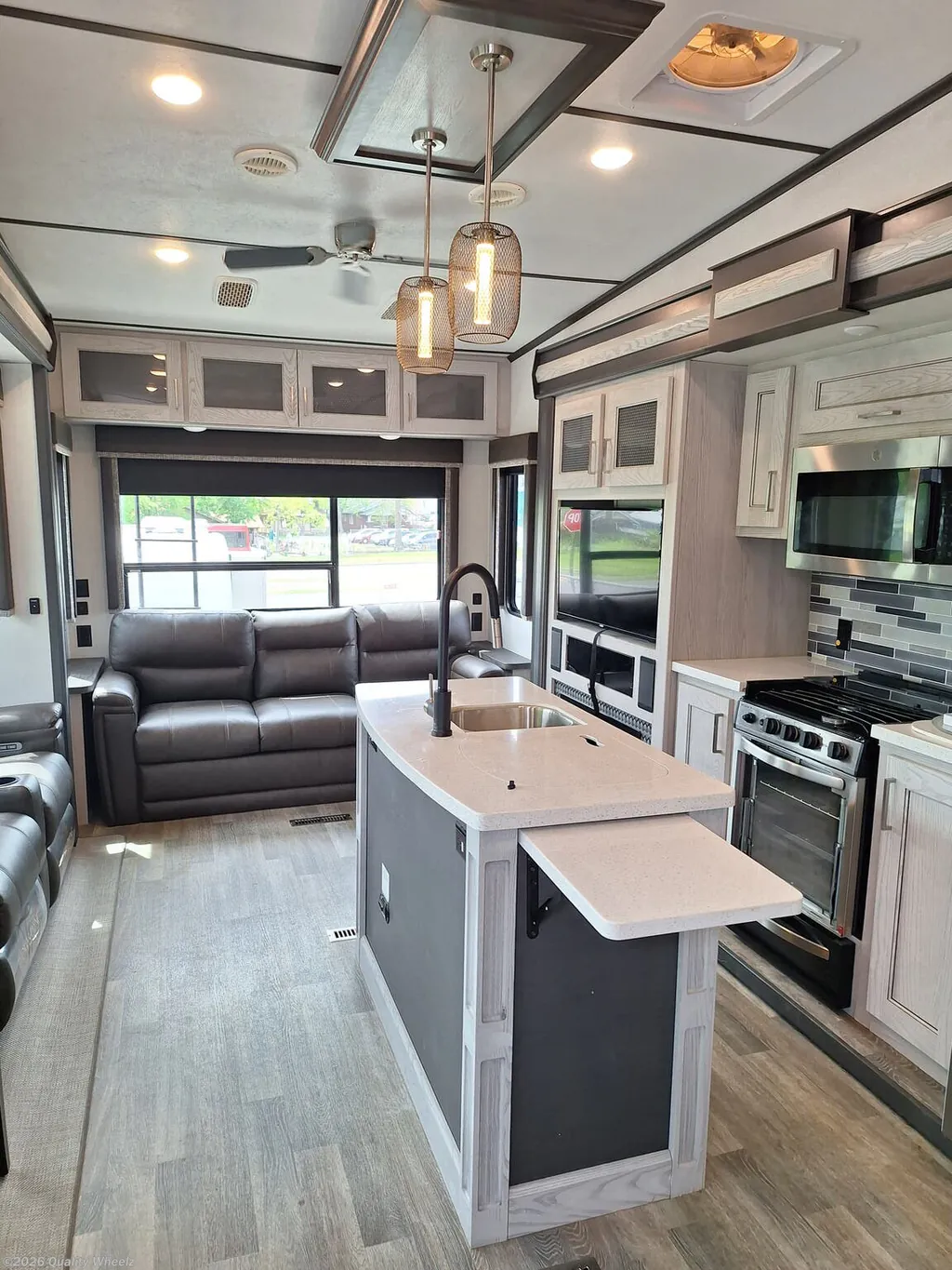 2022 Keystone Montana High Country 385BR, Photos photo 33