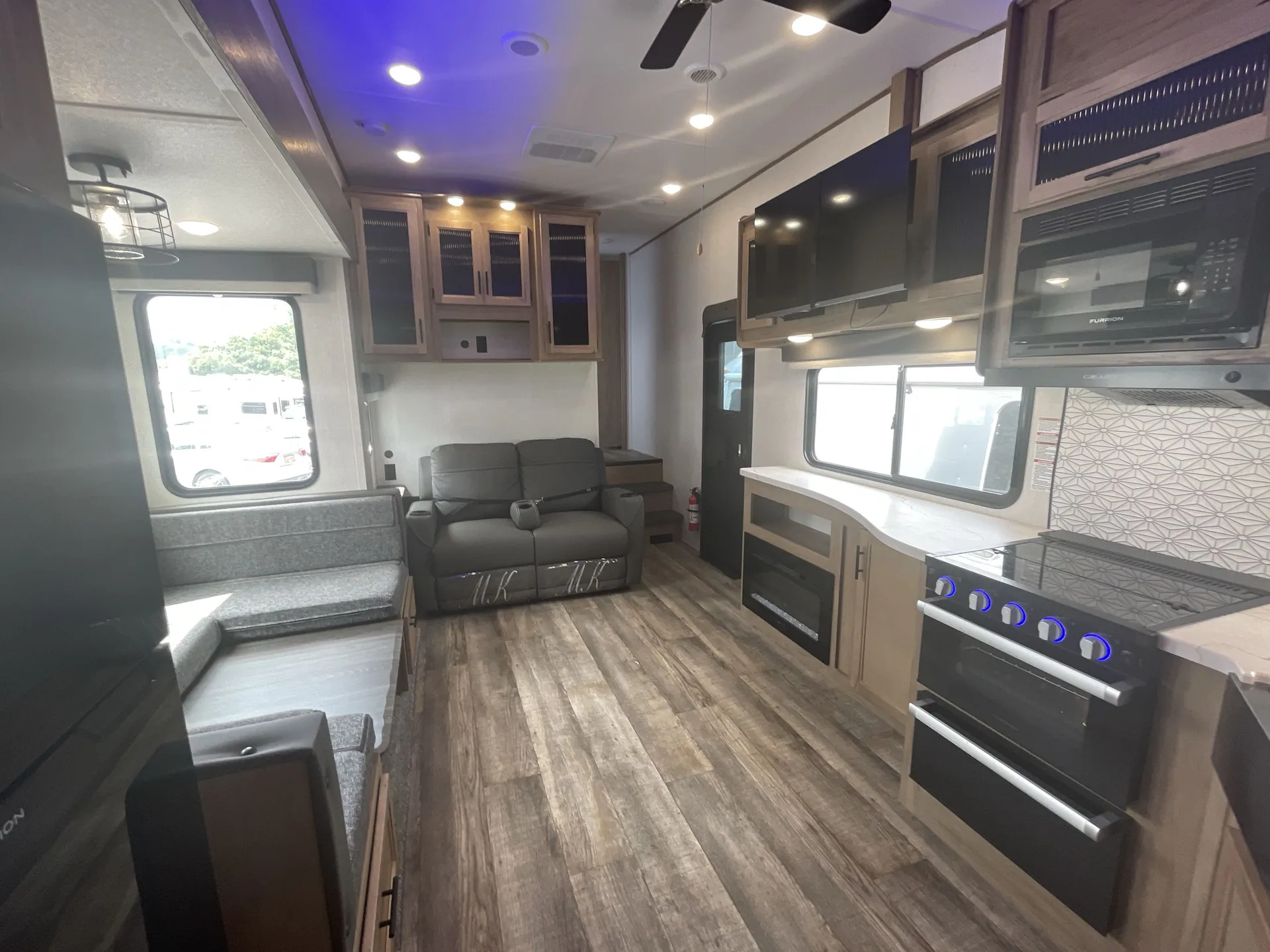 2024 Forest River Cherokee Arctic Wolf 278BHS — living area main