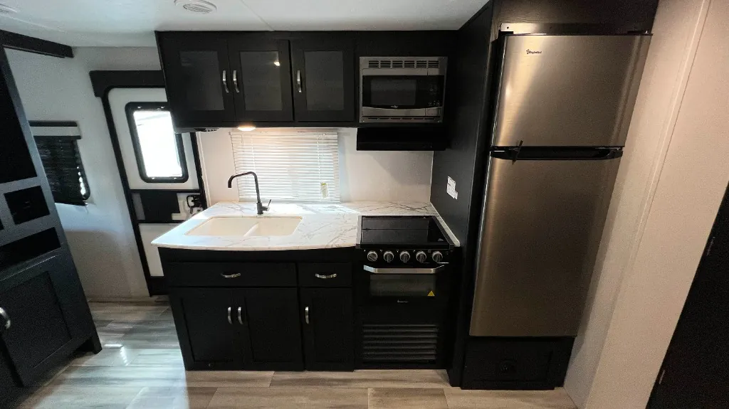 2022 Coachmen Freedom Express Select 29SE, Photos photo 7