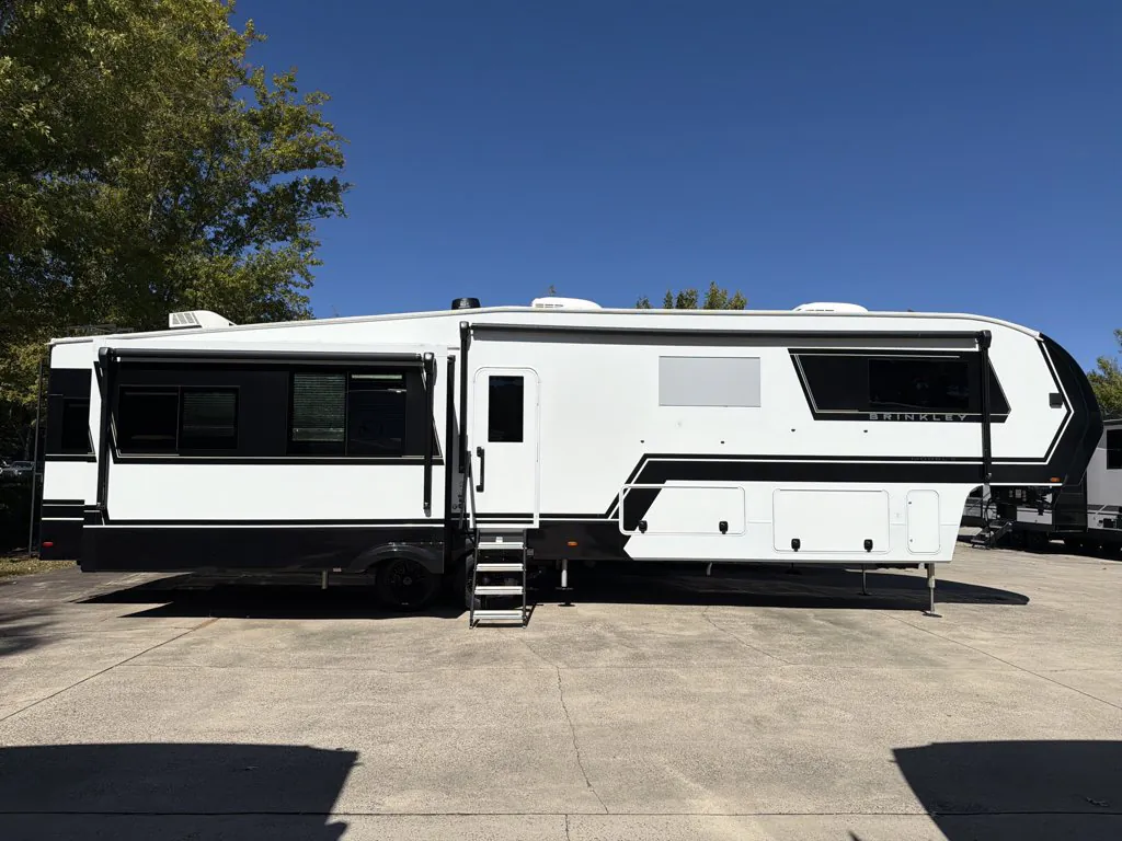 2025 Brinkley Model Z 3610, Photos photo 7