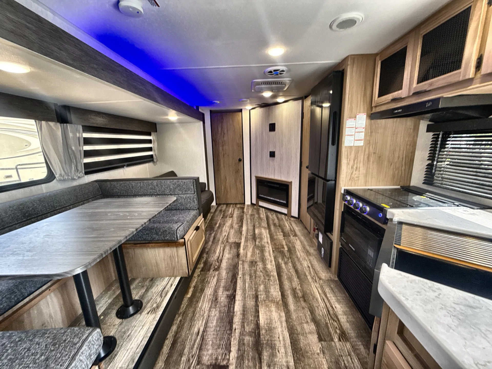 2024 Forest River Cherokee Grey Wolf 27DBH — living area main