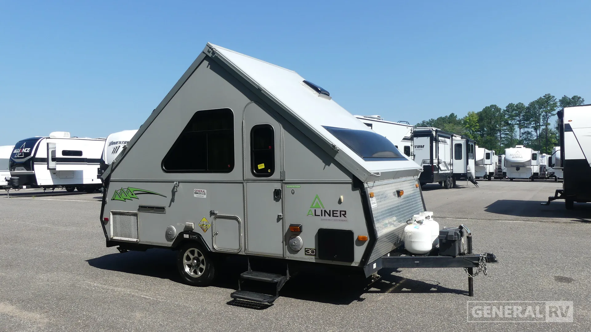 2015 Aliner Expedition Rear Sofa - Photo 2