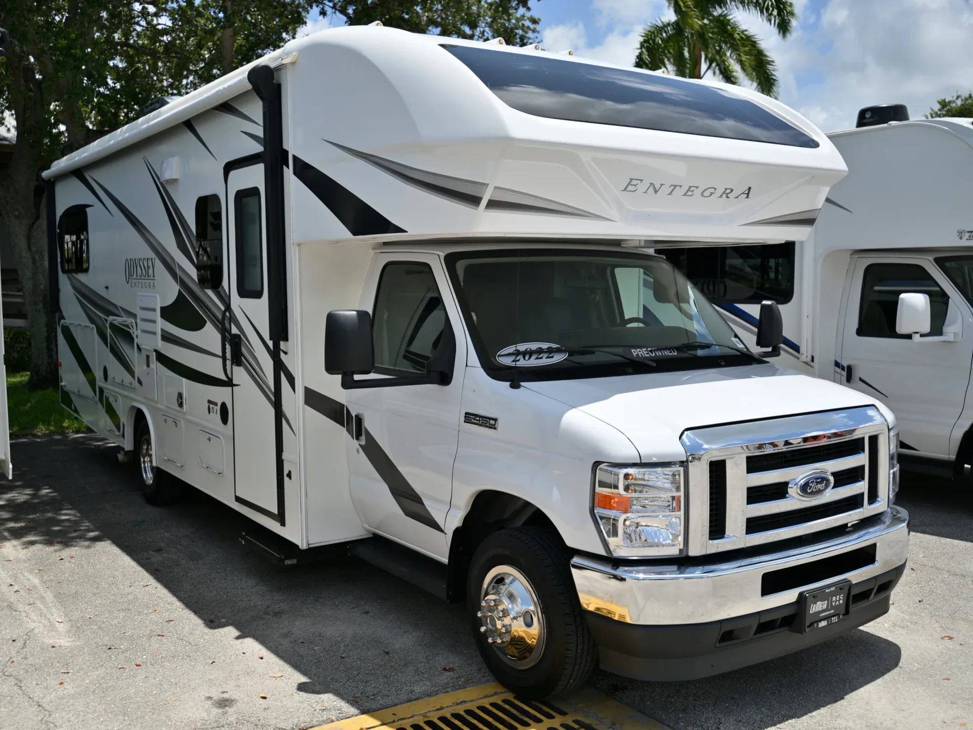 2022 Entegra Coach Odyssey 25R - Photo 2