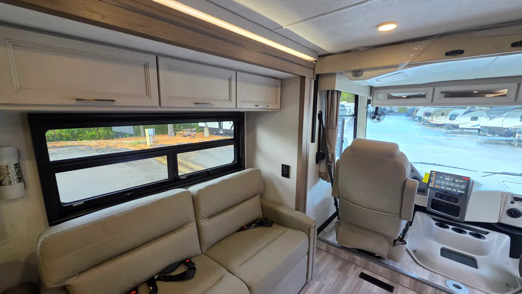 2027 Thor Motor Coach Windsport 36H, Photos photo 9