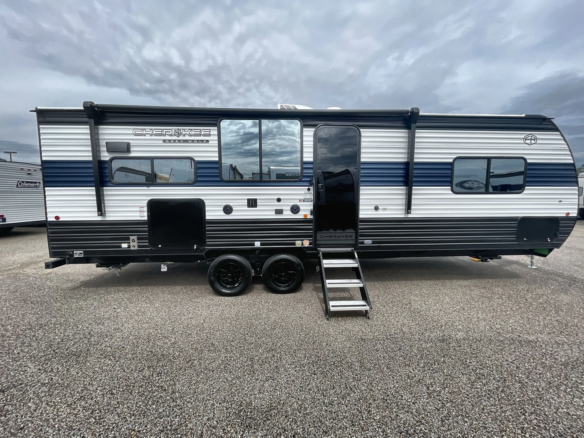 2026 Forest River Cherokee Grey Wolf 26SS — living area main