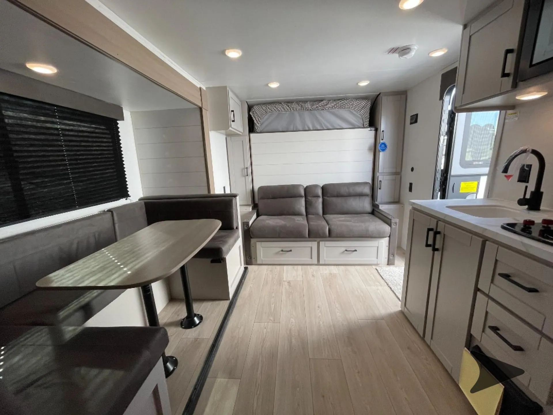 2027 Jayco Jay Flight 197MBW - Photo 4