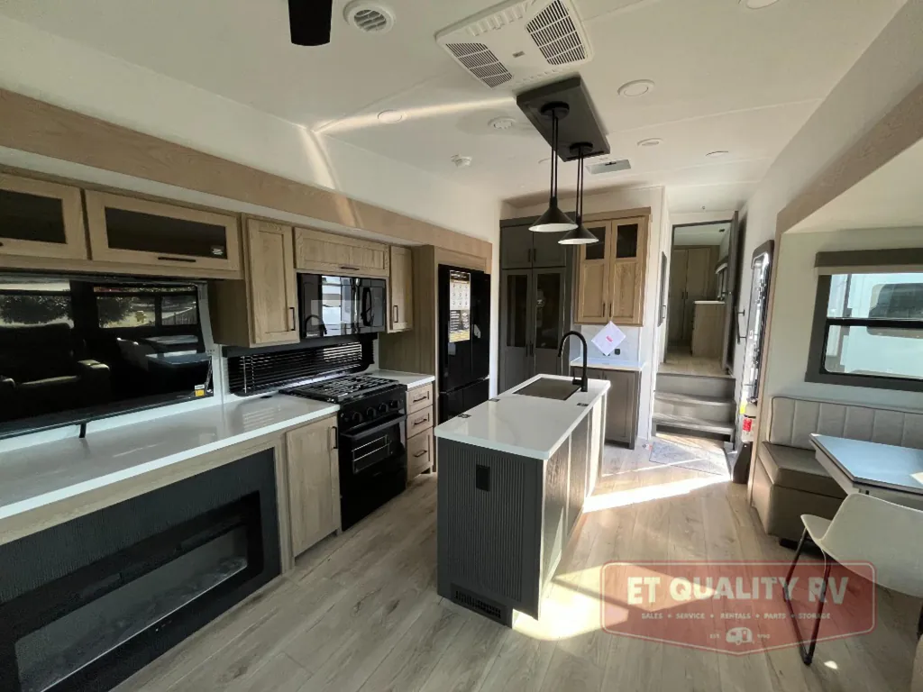 2026 Forest River Rockwood Signature R361RLS, Photos photo 12