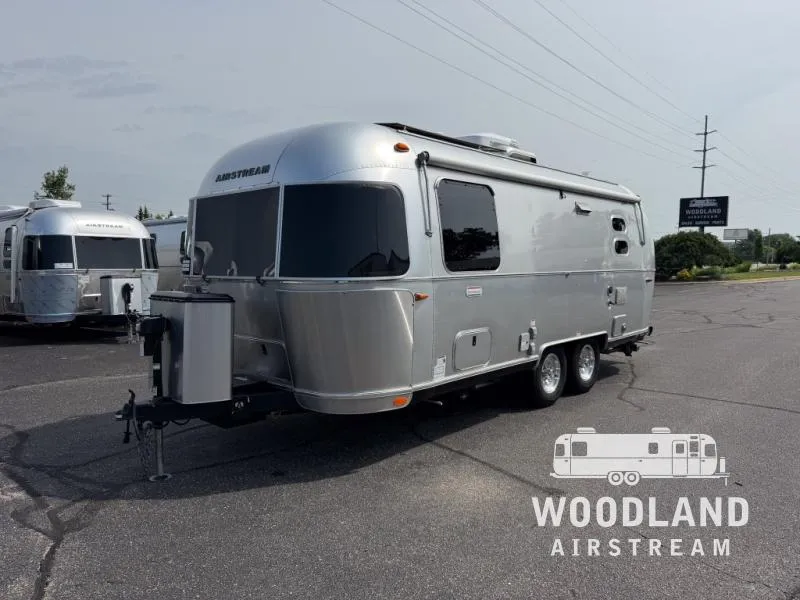 2024 Airstream International 23FB - Photo 3