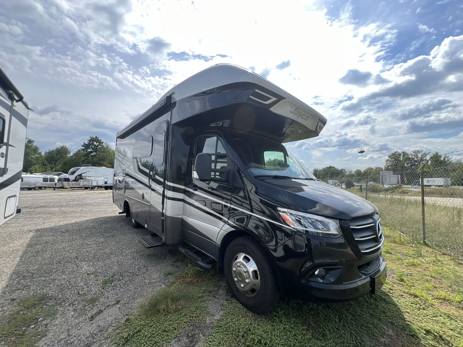 2023 Jayco Melbourne Prestige 24TP - Photo 2