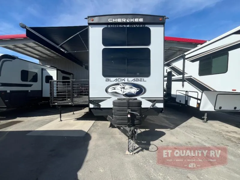 2026 Forest River Cherokee Timberwolf Black Label 27MDKBL - Photo 3
