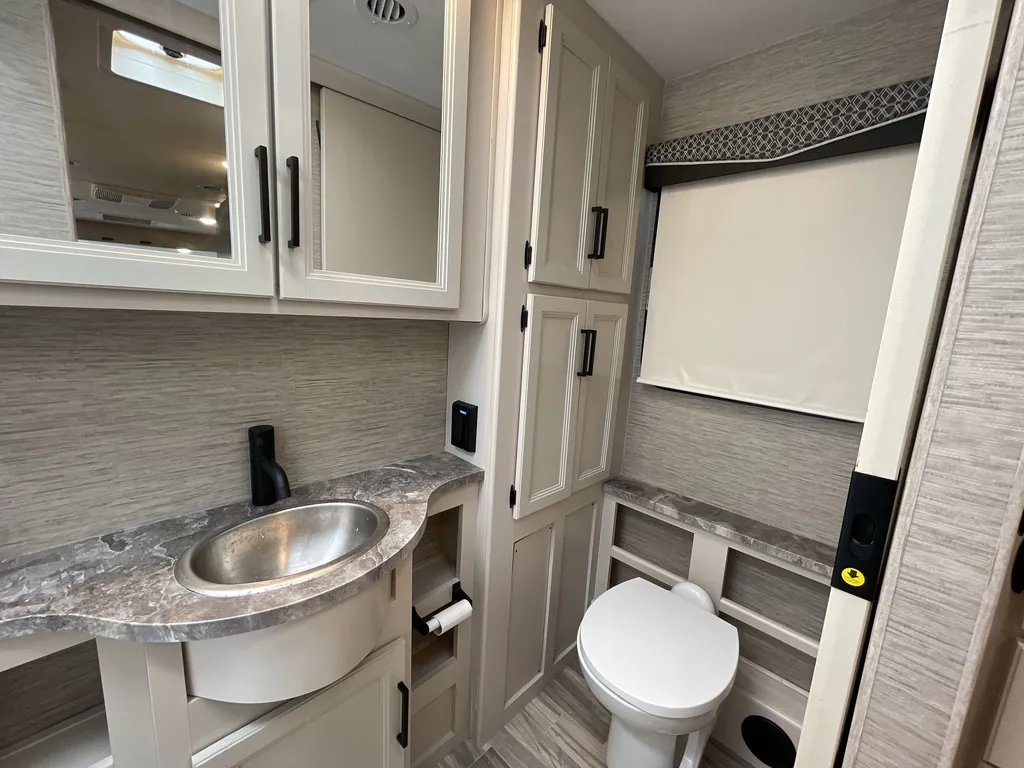2023 Thor Motor Coach Axis 24.3, Photos photo 14