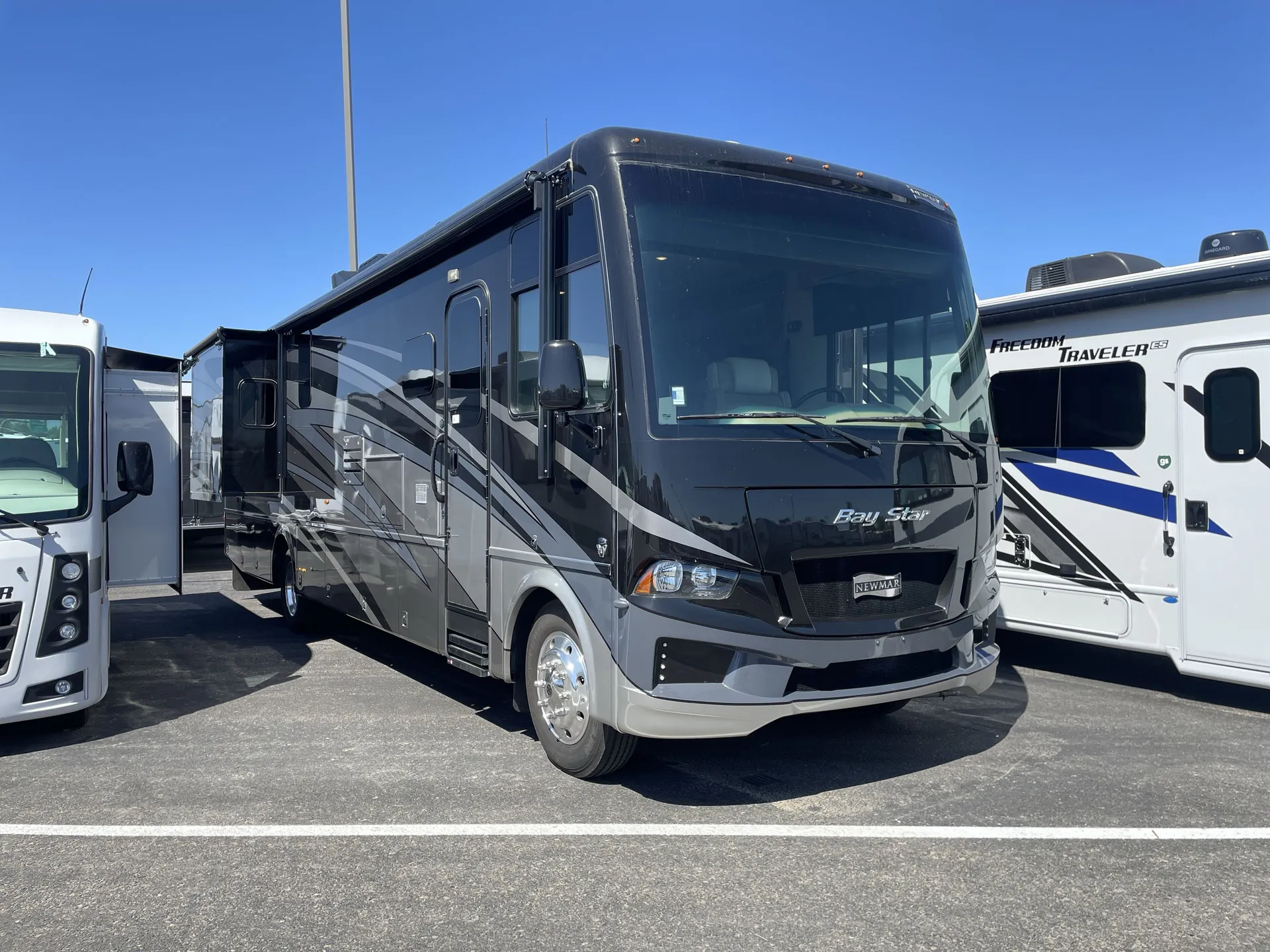 2020 newmar Bay Star 3609 - Photo 2