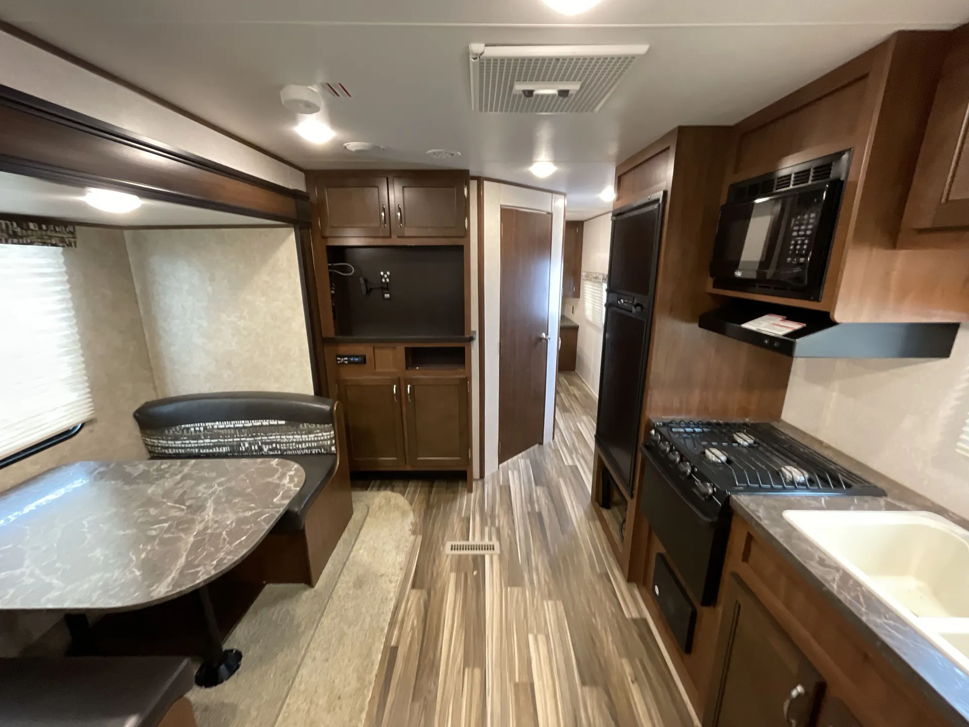2017 Jayco Jay Flight Slx 245RLSW — living area main