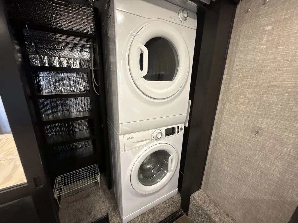 2022 Jayco North Point 380RKGS, Photos photo 16