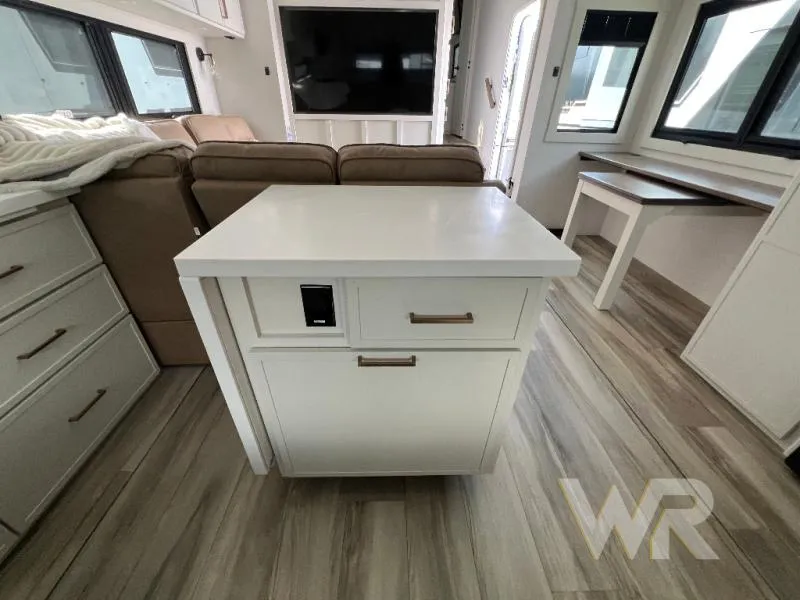 2027 Brinkley Model Z New    3200 - Photo 2