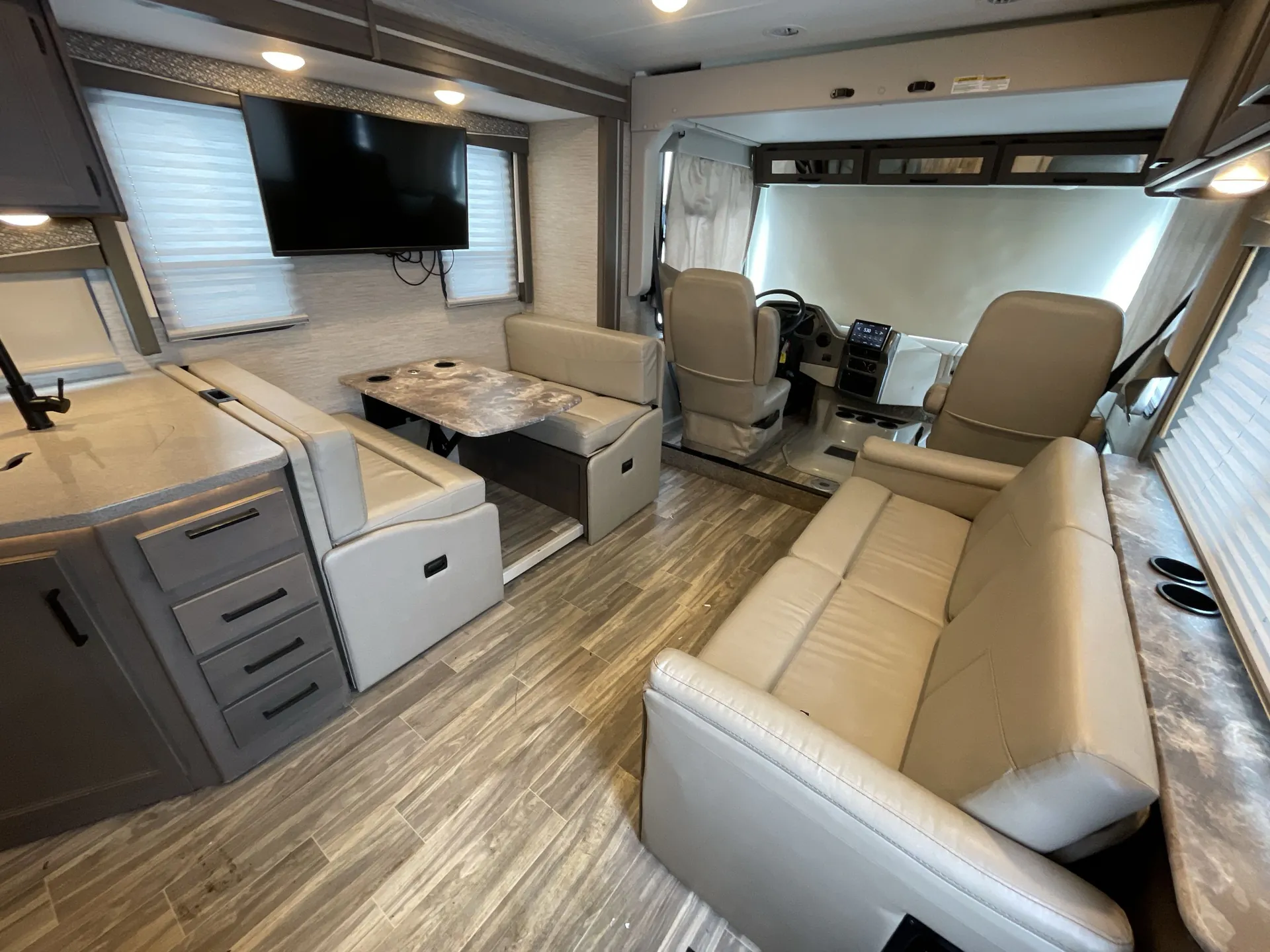 2023 Thor Motor Coach A.C.E 32B - Photo 3