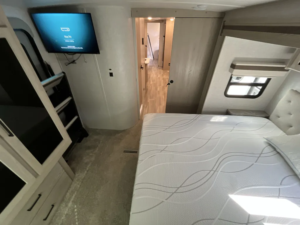 2022 Forest River Rockwood Ultra Lite 2911BS, Photos photo 16