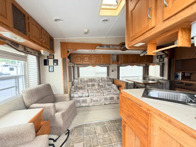 2005 Forest River Wildcat 27RL, Photos photo 7