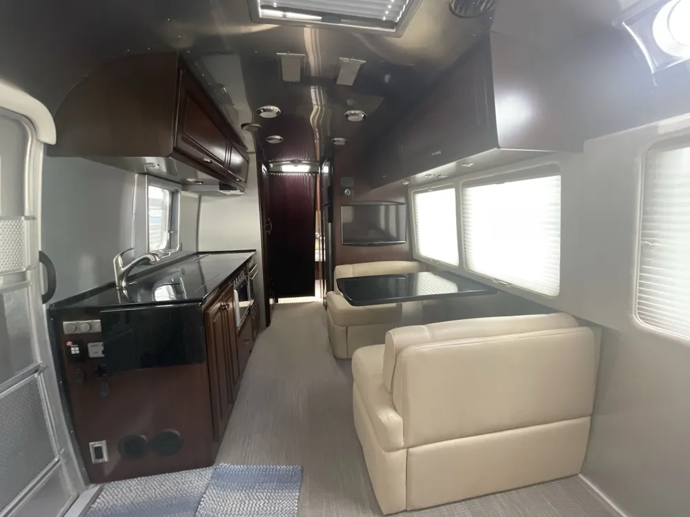 2016 airstream Classic 30 - Photo 4