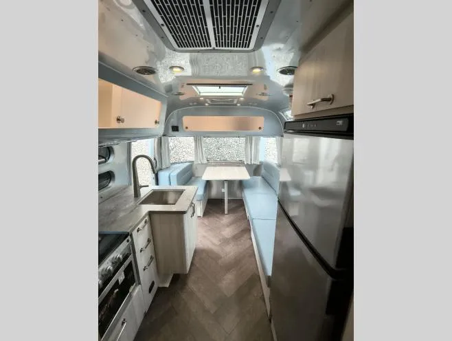 2026 Airstream International 25FB Twin - Photo 3