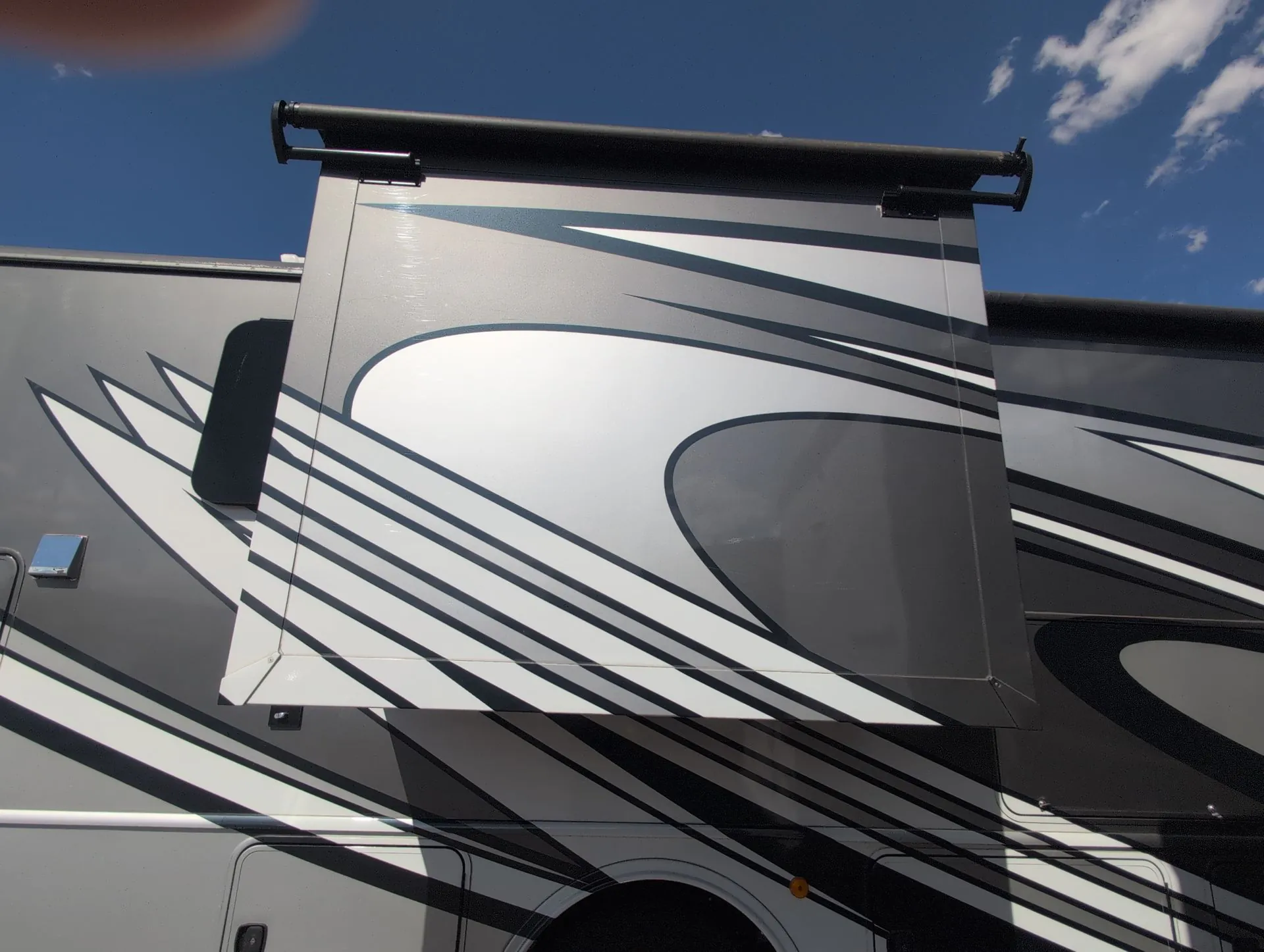 2024 Fleetwood Fortis 36Y - Photo 3