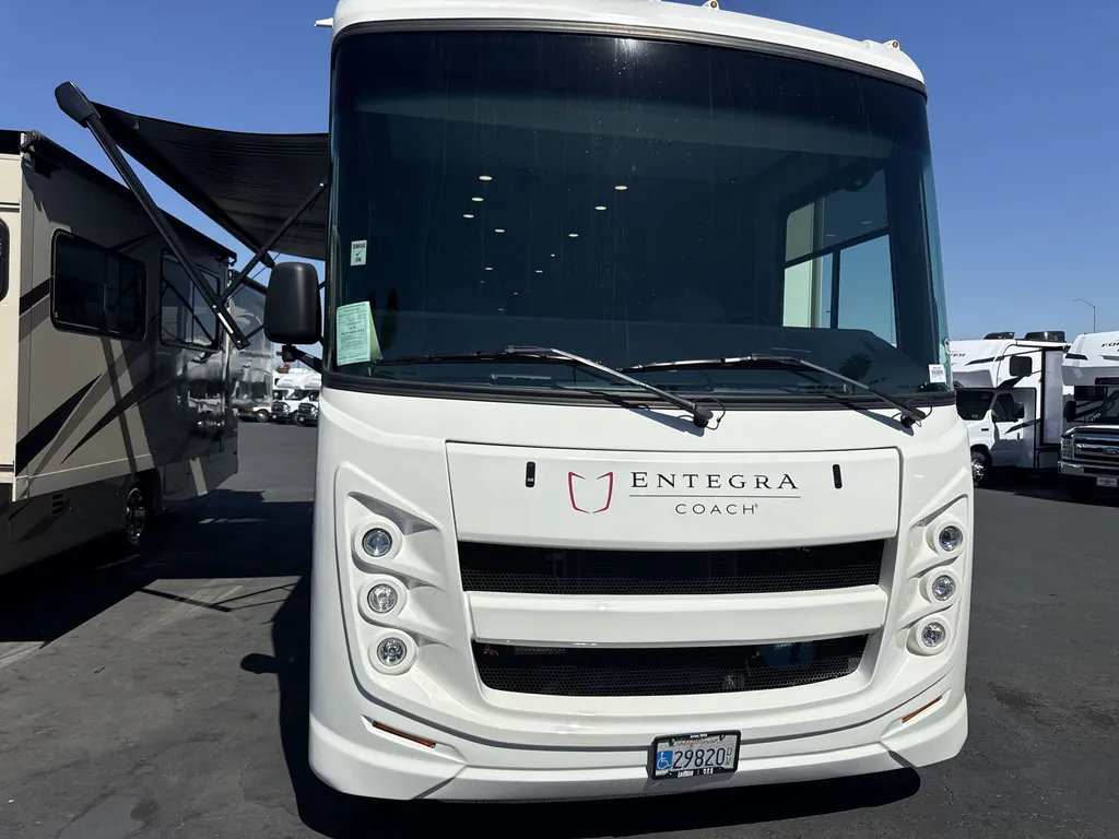 2025 Entegra Coach Vision 27A, Photos photo 2