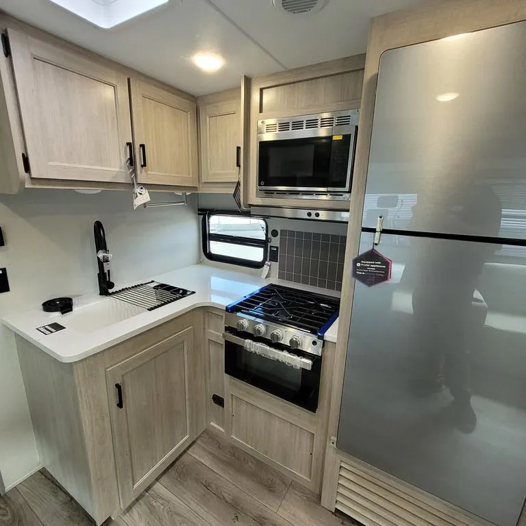 2026 Coachmen Catalina Legacy Edition 333DORM, Photos photo 7