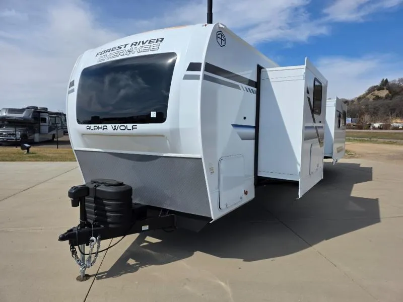 2026 Forest River Cherokee Alpha Wolf 33RL - Photo 4