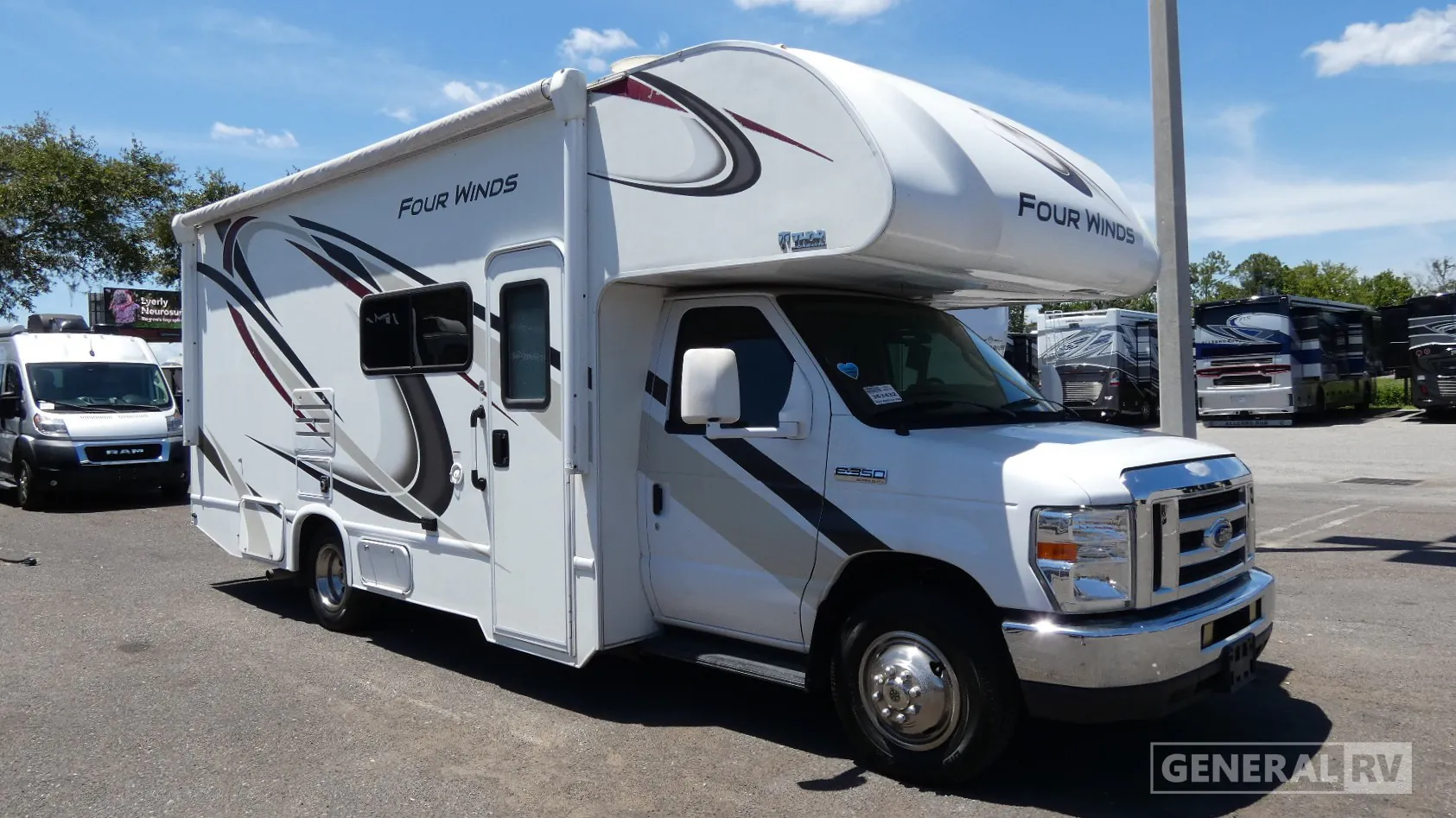 2019 Thor Motor Coach Four Winds 24F - Photo 2