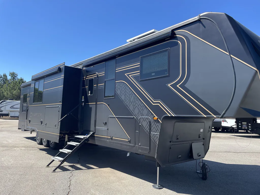 2026 Keystone Raptor 441, Photos photo 5