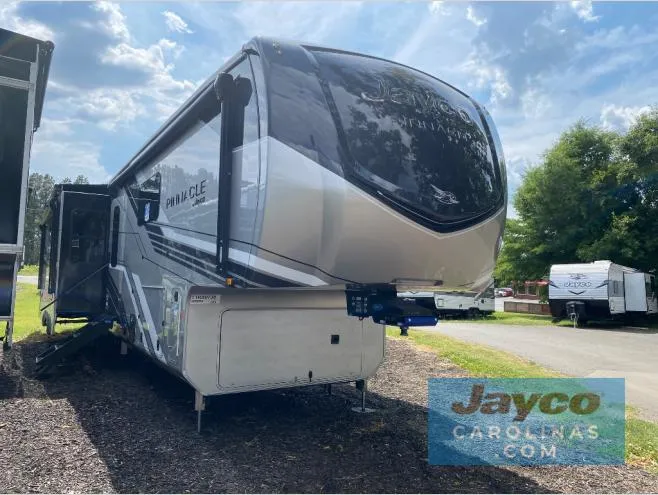 2026 Jayco Pinnacle 38FBRK - Photo 2