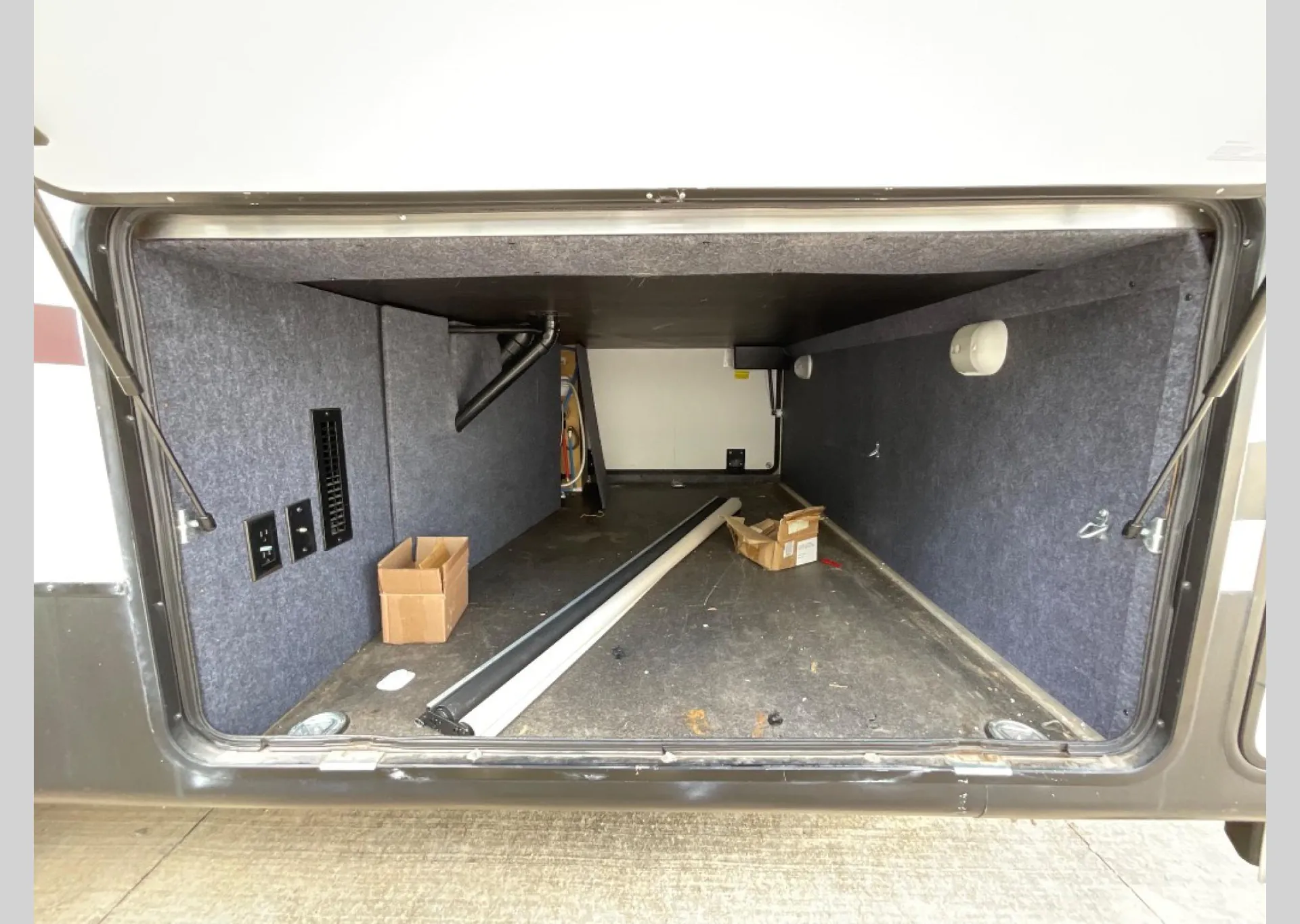 2017 Heartland Bighorn 3675EL - Photo 2