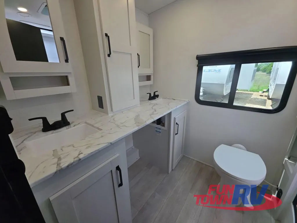 2026 Forest River Solaire 3300FLBS, Photos photo 19