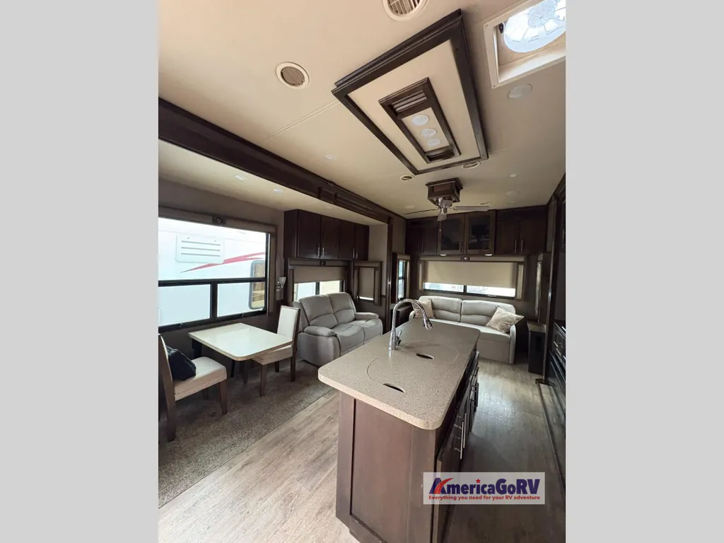 2018 VanLeigh RV Vilano 369FB, Photos photo 9