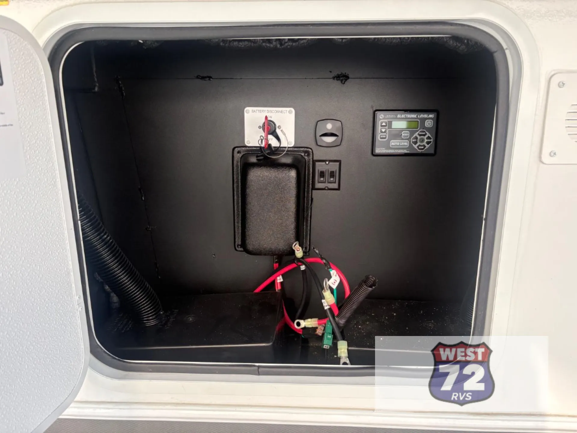 2027 Forest River Wildcat 32CHILL — Photo 6