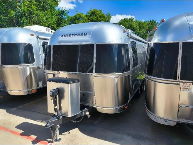 2026 Airstream International 23FB - Photo 3