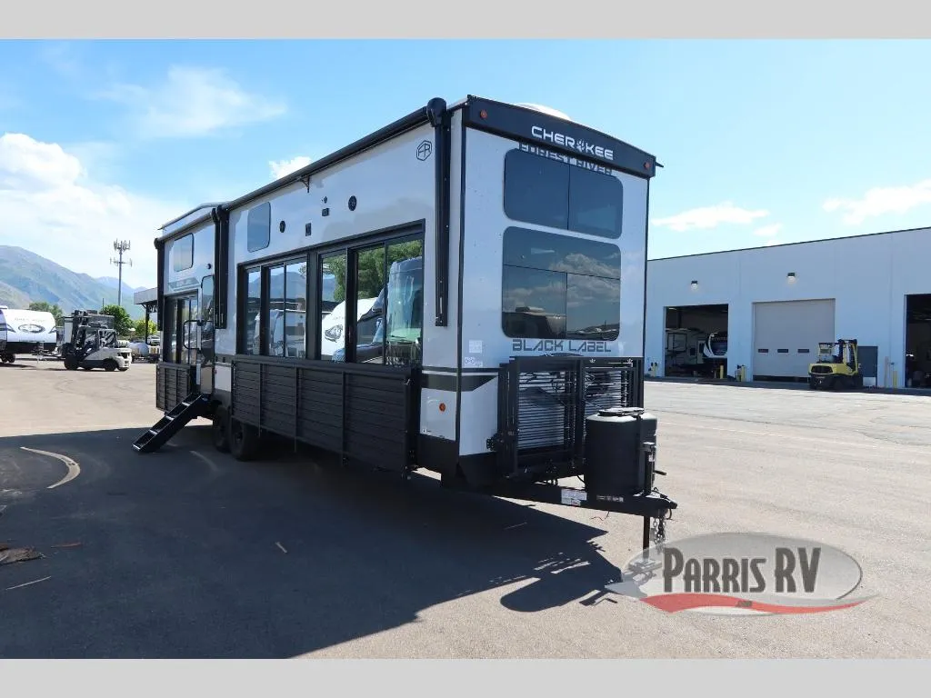 2026 Forest River Cherokee Timberwolf Black Label 27MDKBL - Photo 2