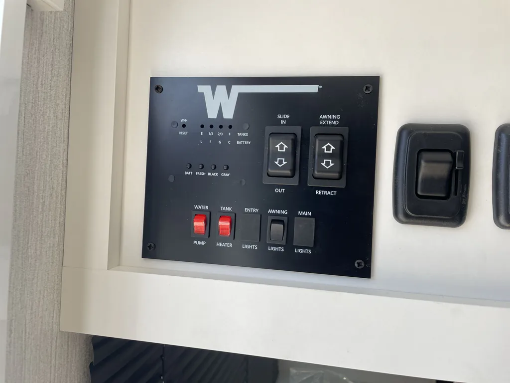 2027 Winnebago Micro Minnie 2108DS, Photos photo 20