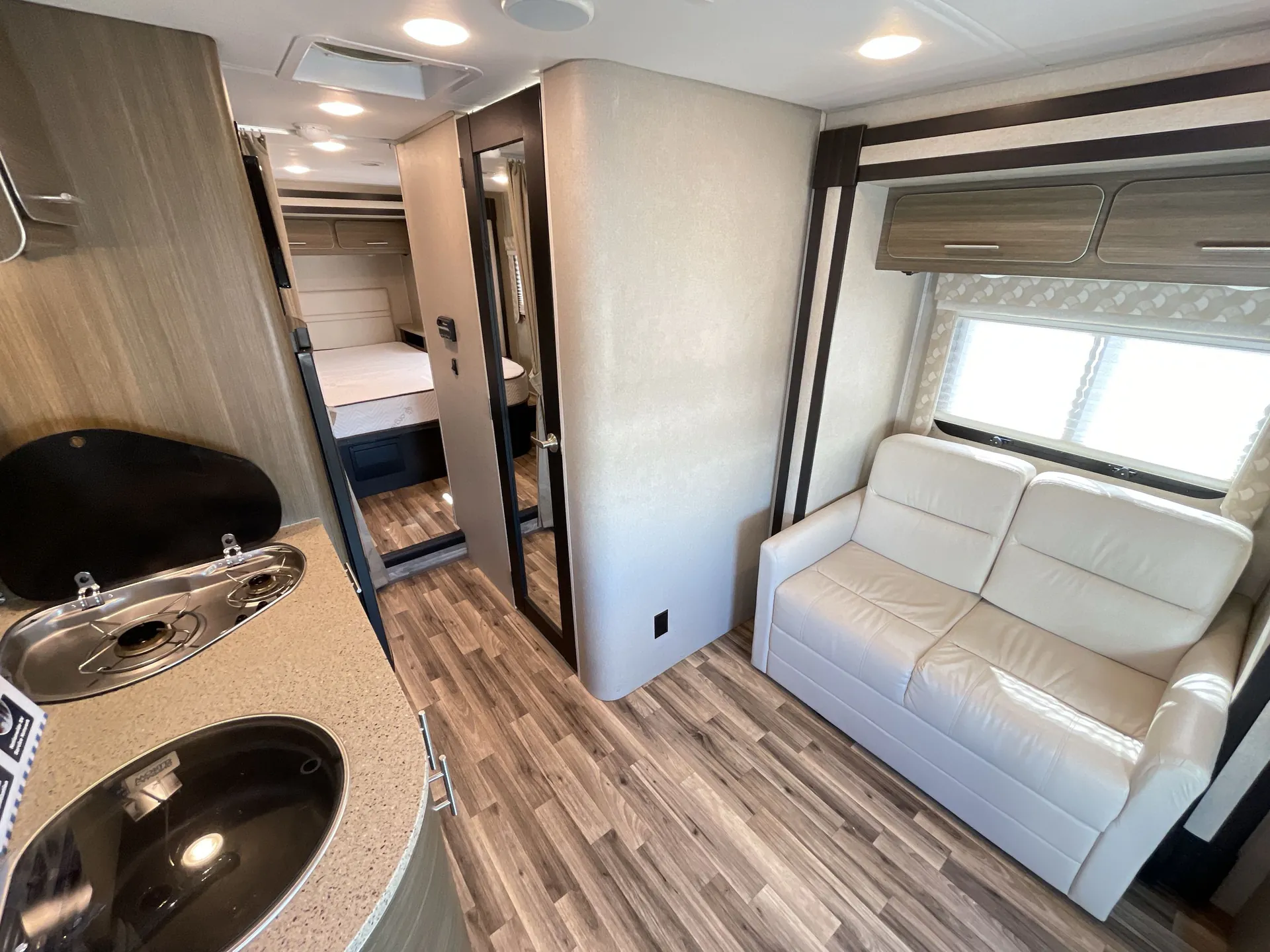 2015 Renegade RV Villagio 25QRS — living area main