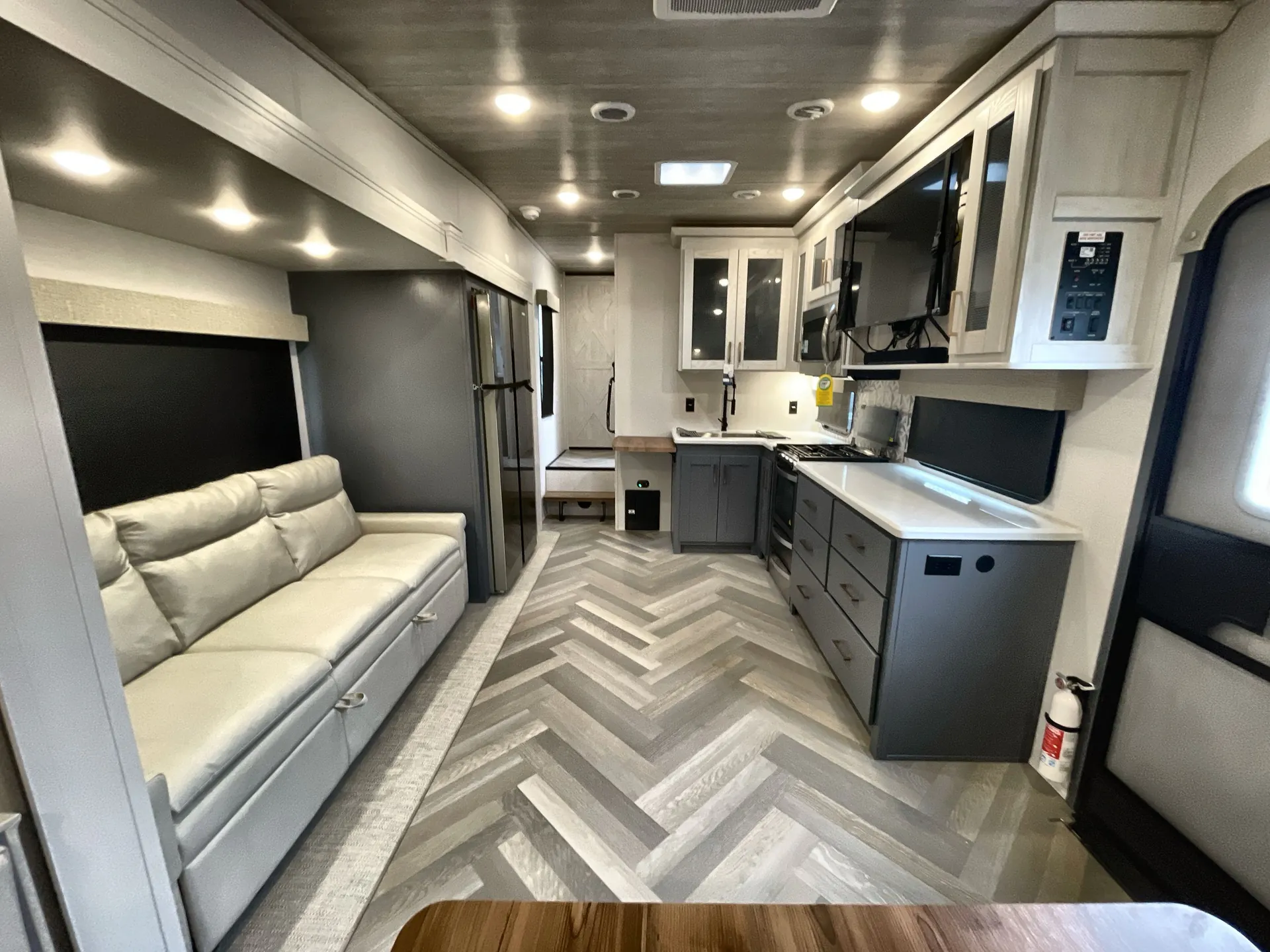 2025 Prime Time Crusader 275RDD — living area main