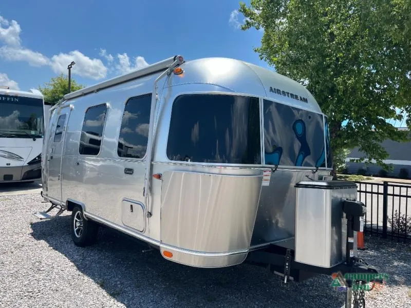 2024 Airstream Caravel 22FB - Photo 2