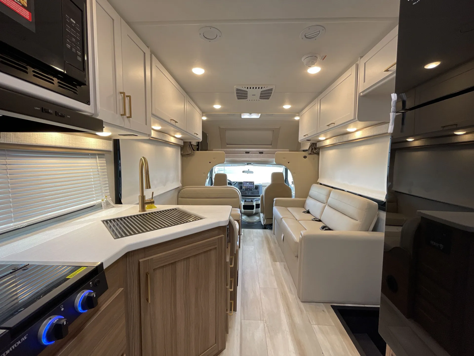 2026 Thor Motor Coach Freedom Eddie Bauer 28ED — living area main